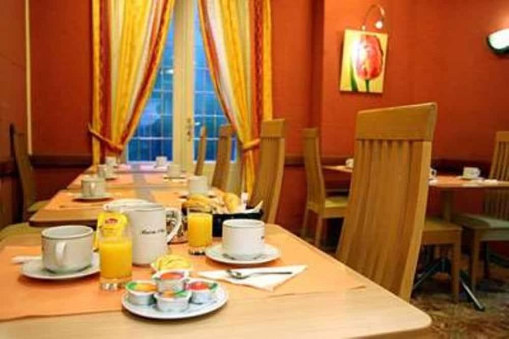 Hotel Des Trois Gares Париж Ресторан фото